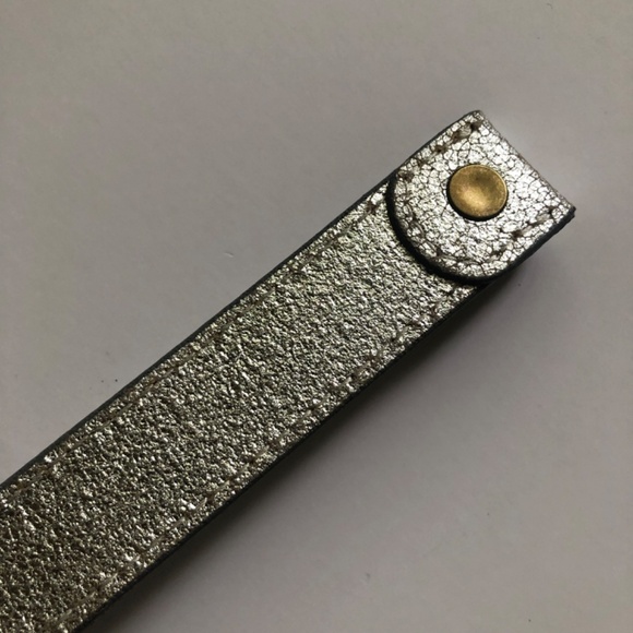 NWT Silver Leather Belt by Gap, MED - Picture 6 of 10